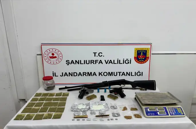 Suruç’ta Zehir Tacirlerine Jandarmadan Darbe: Çok Sayıda Uyuşturucu ve Silah Ele Geçirildi