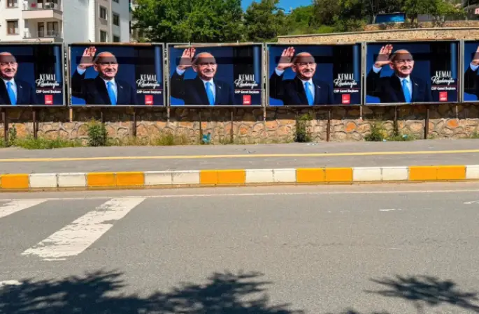 TUNCELİ’DE KILIÇDAROĞLU BİLLBOARDLARI KRİZ YARATTI: VALİLİKTEN "VALİ TALİMATI" İDDİALARINA YALANLAMA!