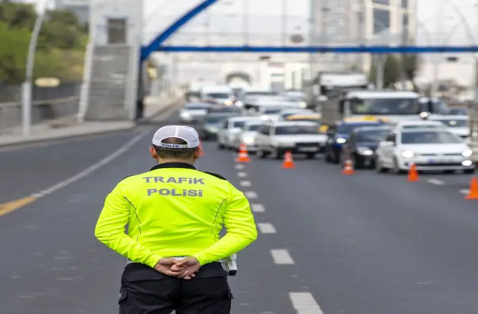 Yeni Trafik Düzenlemeleri Meyvelerini Veriyor: İhlallerde Rekor Düşüş!