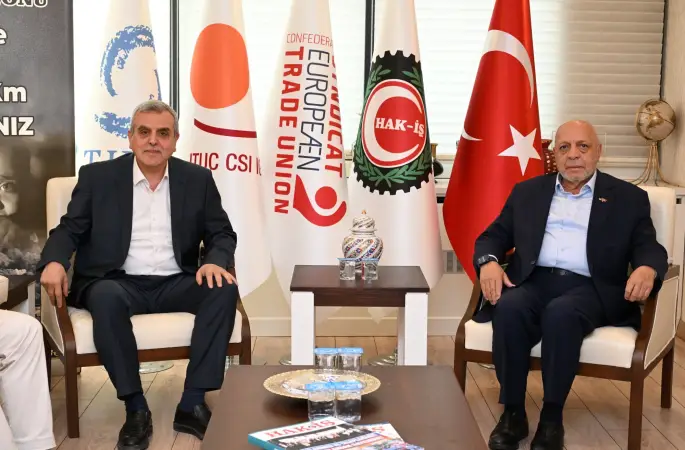 Zeynel Abidin Beyazgül’den HAK-İŞ’e Ziyaret: Mahmut Arslan ile Bir Araya Geldiler
