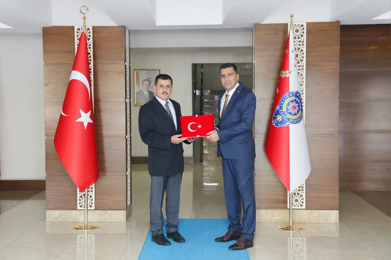 bayburta-atanan-sanliurfa-il-defterdari-gungor-gonultas-vali-hasan-sildak-ve-il-emniyet-muduru-atilla-aksoya-veda-ziyaretinde-bulundu-4.webp