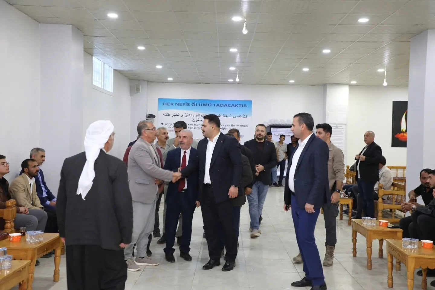 viransehir-kaymakami-kemal-ulkuden-kavgada-olen-mustafa-yasanin-ailesine-taziye-ziyareti-5.webp