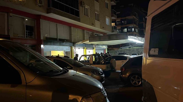 alanya-da-oto-yikamacidaki-tartismada-silahla-2-20317573_o.jpg