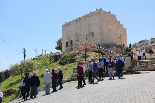 Şıh Maksut Türbesi