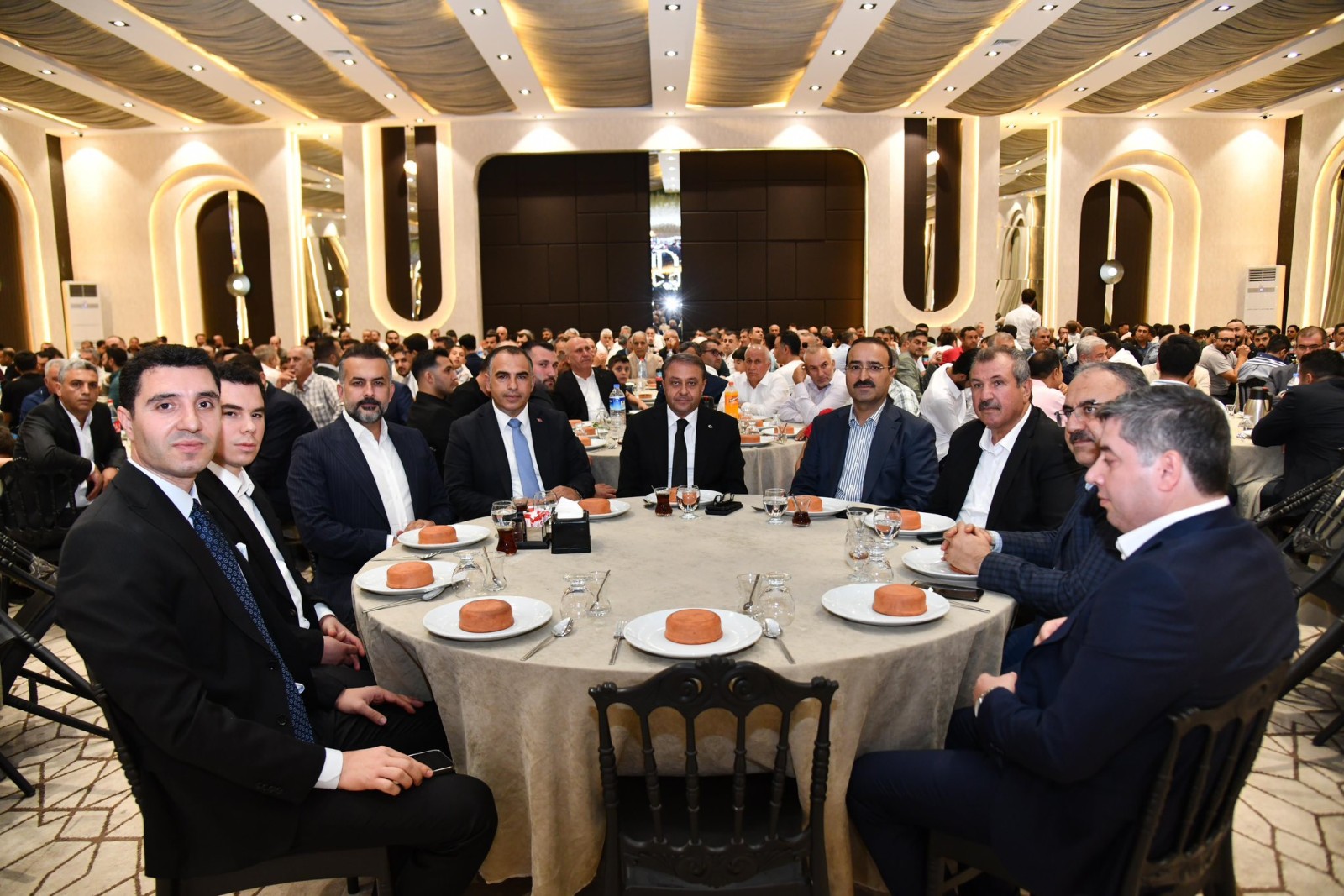 Şanlıurfalı Kaymakamın Kardeşi Dünyaevine Girdi! Urfa Protokolü Düğünde Buluştu - 1