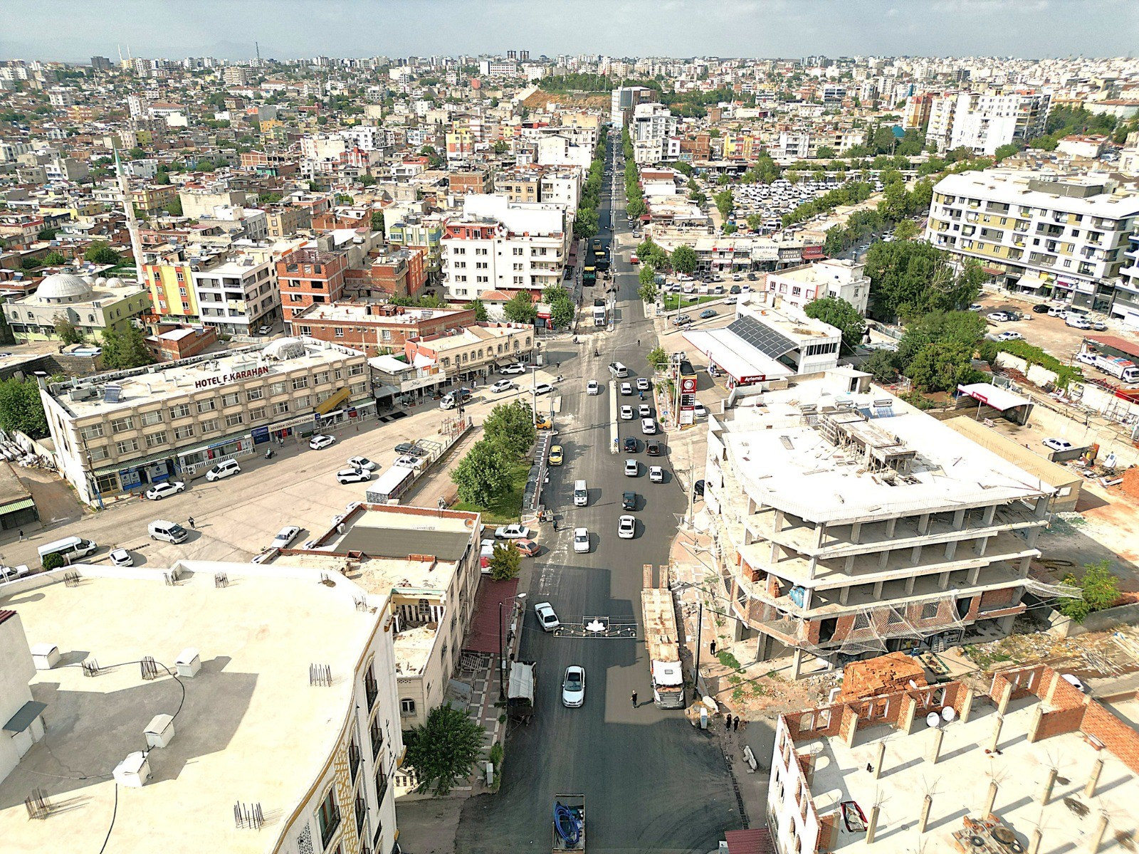 SİVEREK’TE ADNAN MENDERES CADDESİ YENİLENEREK MODERN GÖRÜNÜME KAVUŞTU - 3