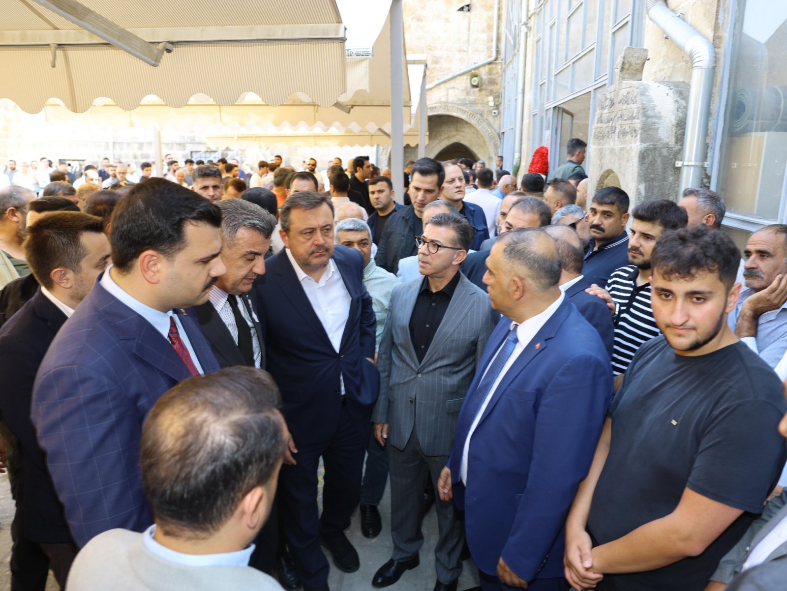 AK Parti teşkilatı Zeynep Beyazgül Çiftçi’nin cenazesinde buluştu - 3