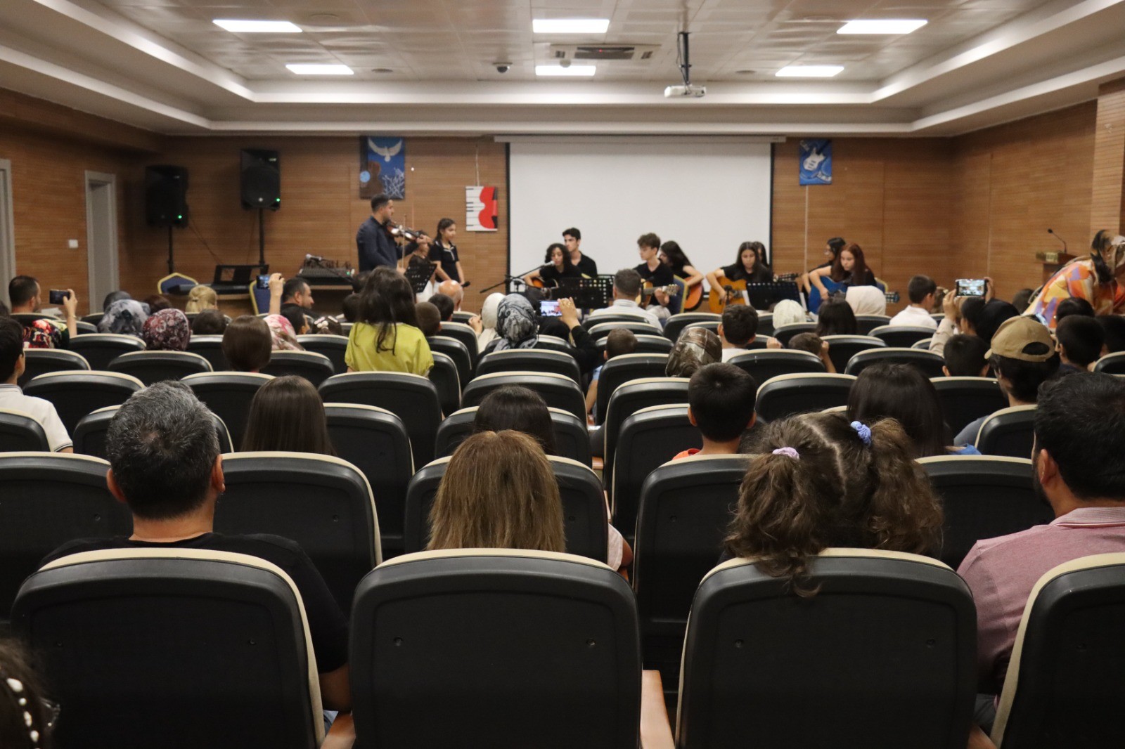 ESENTEPE GENÇLİK MERKEZİ YAZ KURSLARI SONA ERDİ - 2