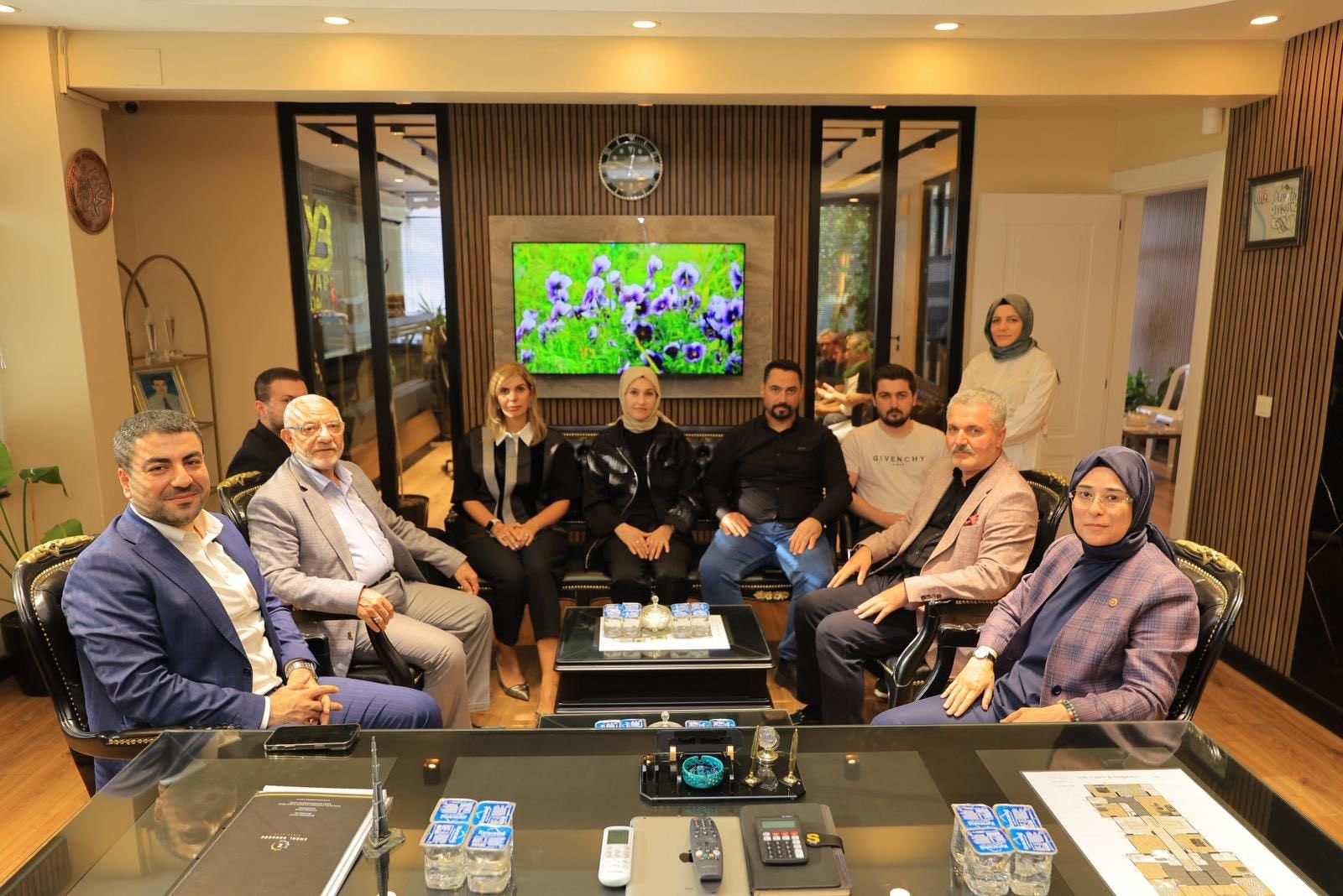 Vefasızlar Vefa Ziyaretlerinde - 1