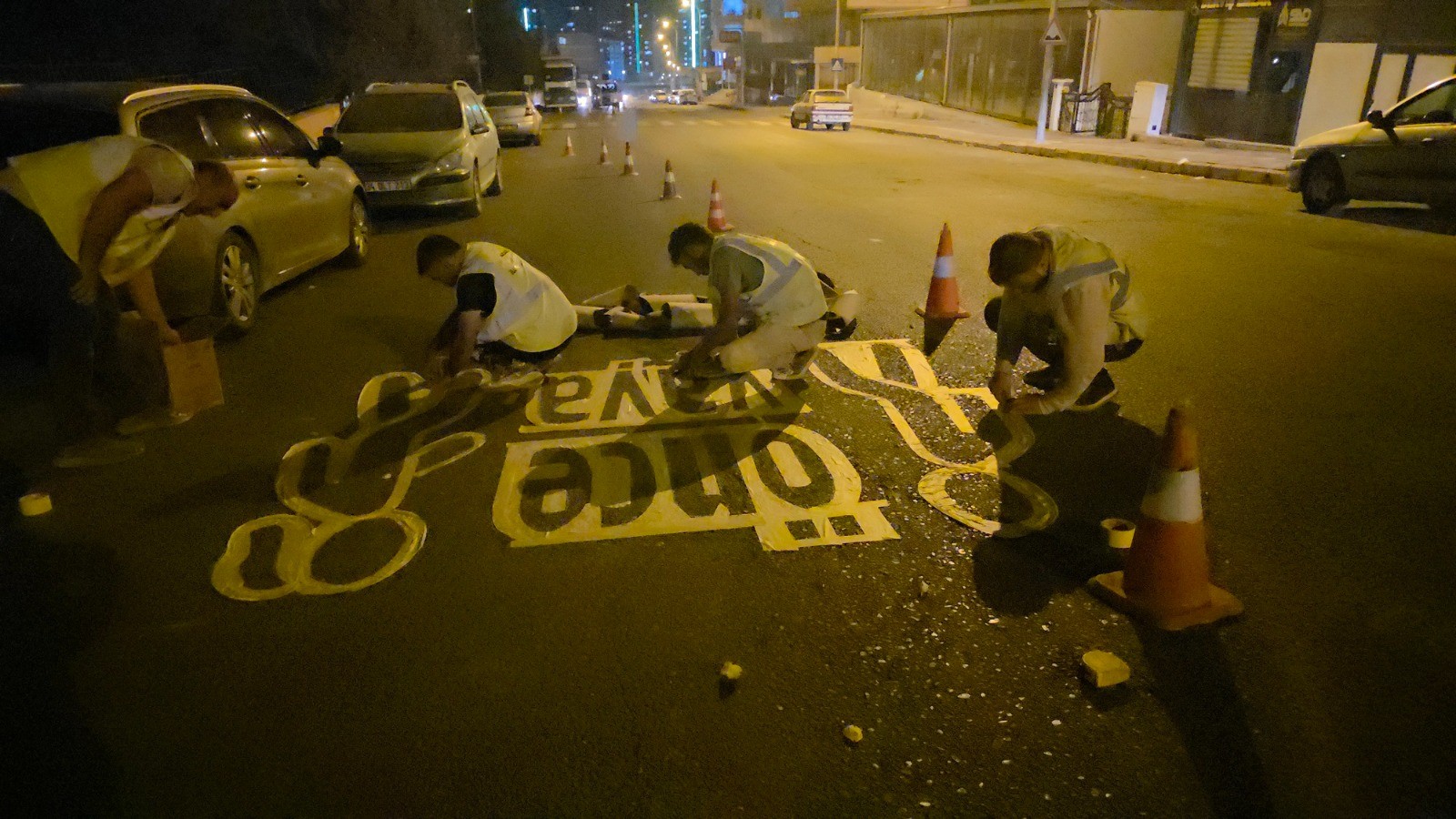 BÜYÜKŞEHİR OKUL ÖNLERİNDE GÜVENLİĞİ ARTIRIYOR - 5