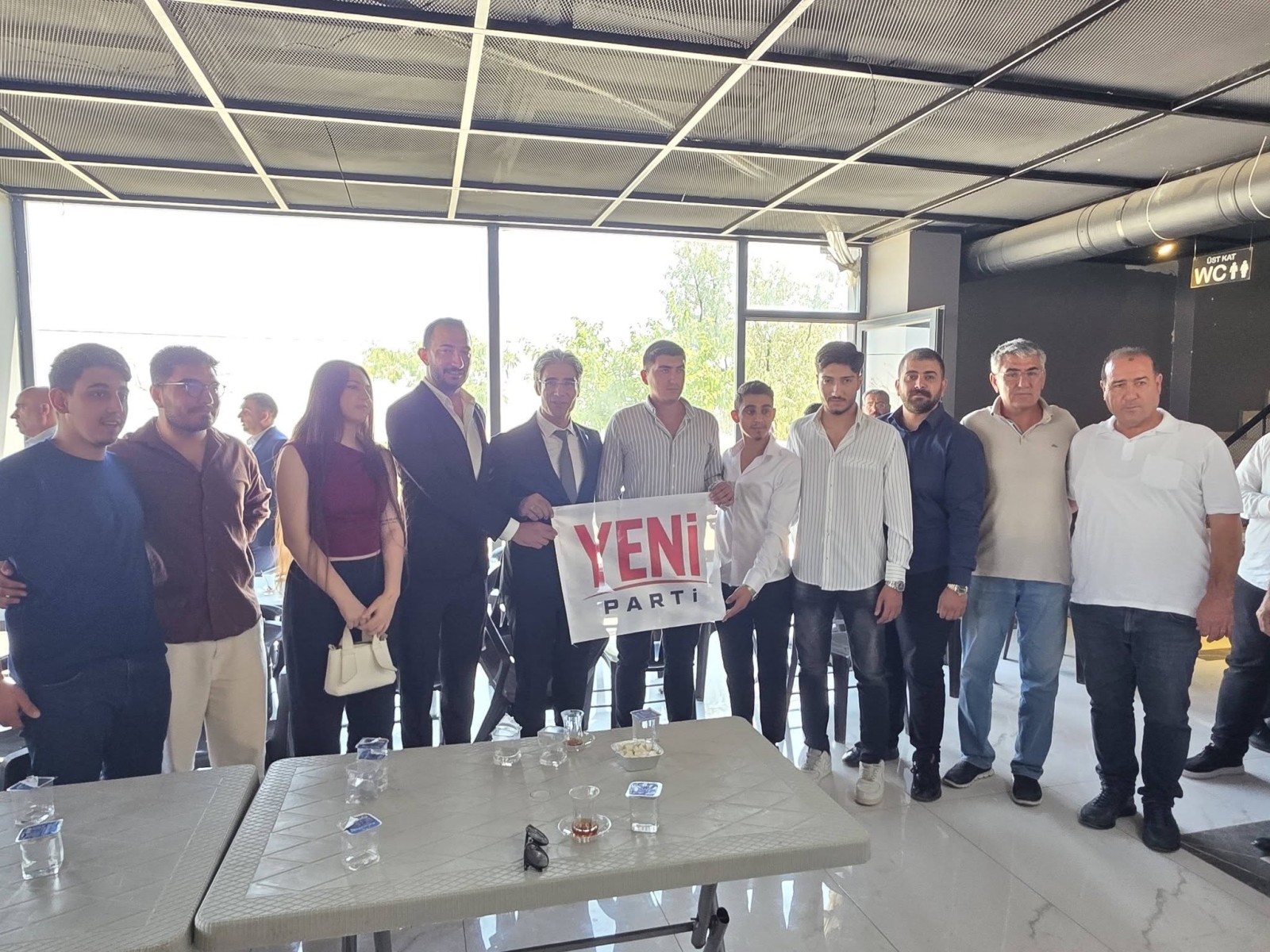 YENİ PARTİ ŞANLIURFA İL BAŞKANI BOZAN SÜRÜCÜ'DEN HAVALİMANINDA GÖRKEMLİ KARŞILAMA VE SAHA MESAJI - 3
