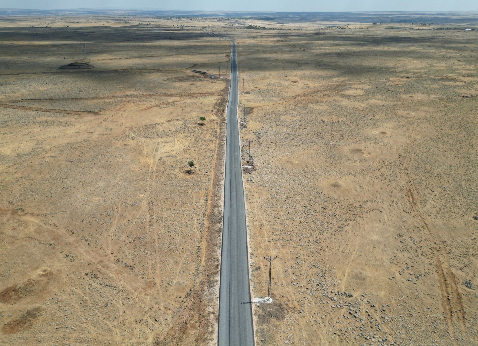 SİVEREK’TE 5 KİLOMETRELİK YOL SATHİ ASFALTLA YENİLENDİ - 4