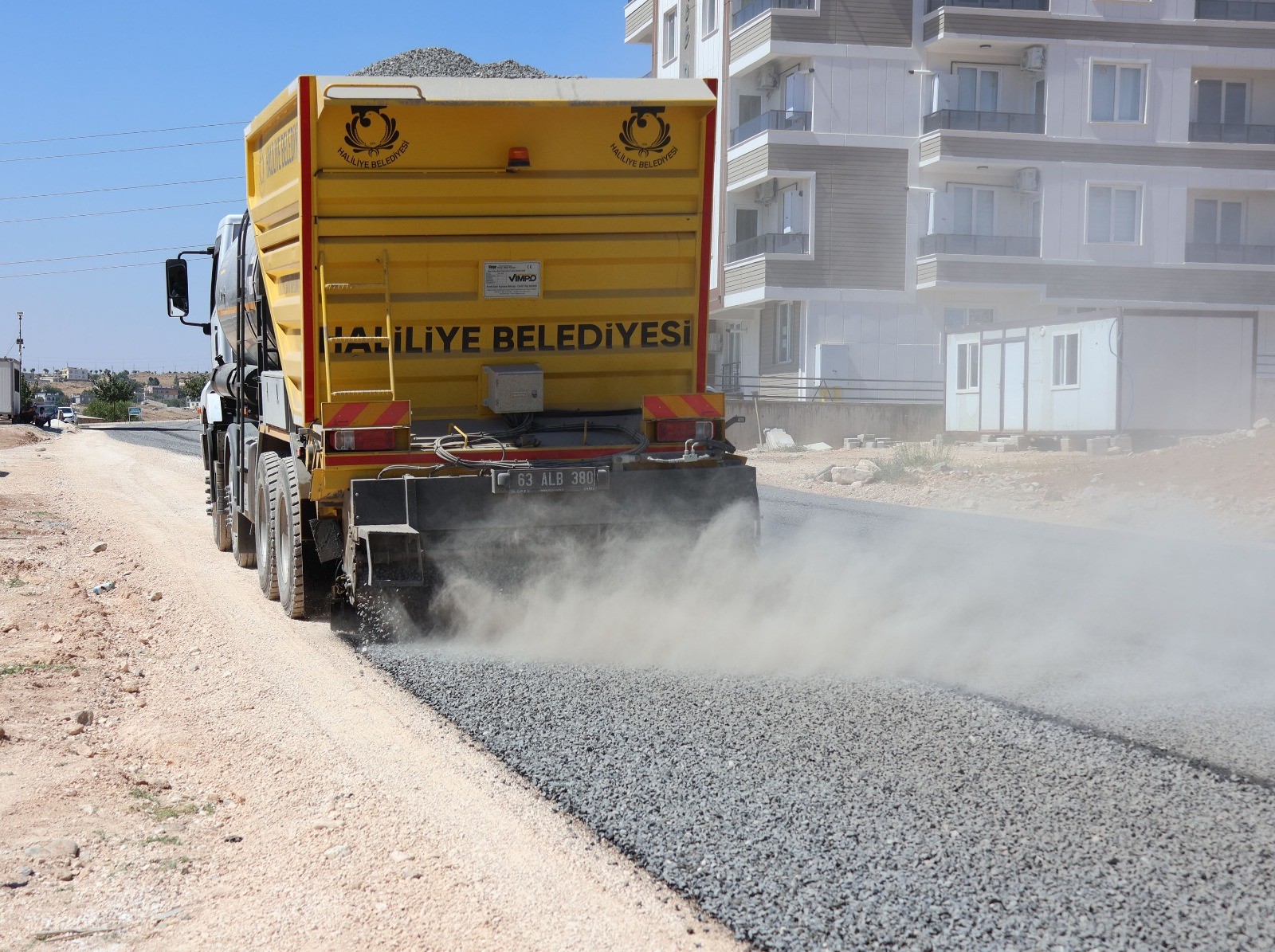 HALİLİYE BELEDİYESİ, DAĞETEĞİ MAHALLESİ’Nİ ASFALTLA YENİLİYOR - 1