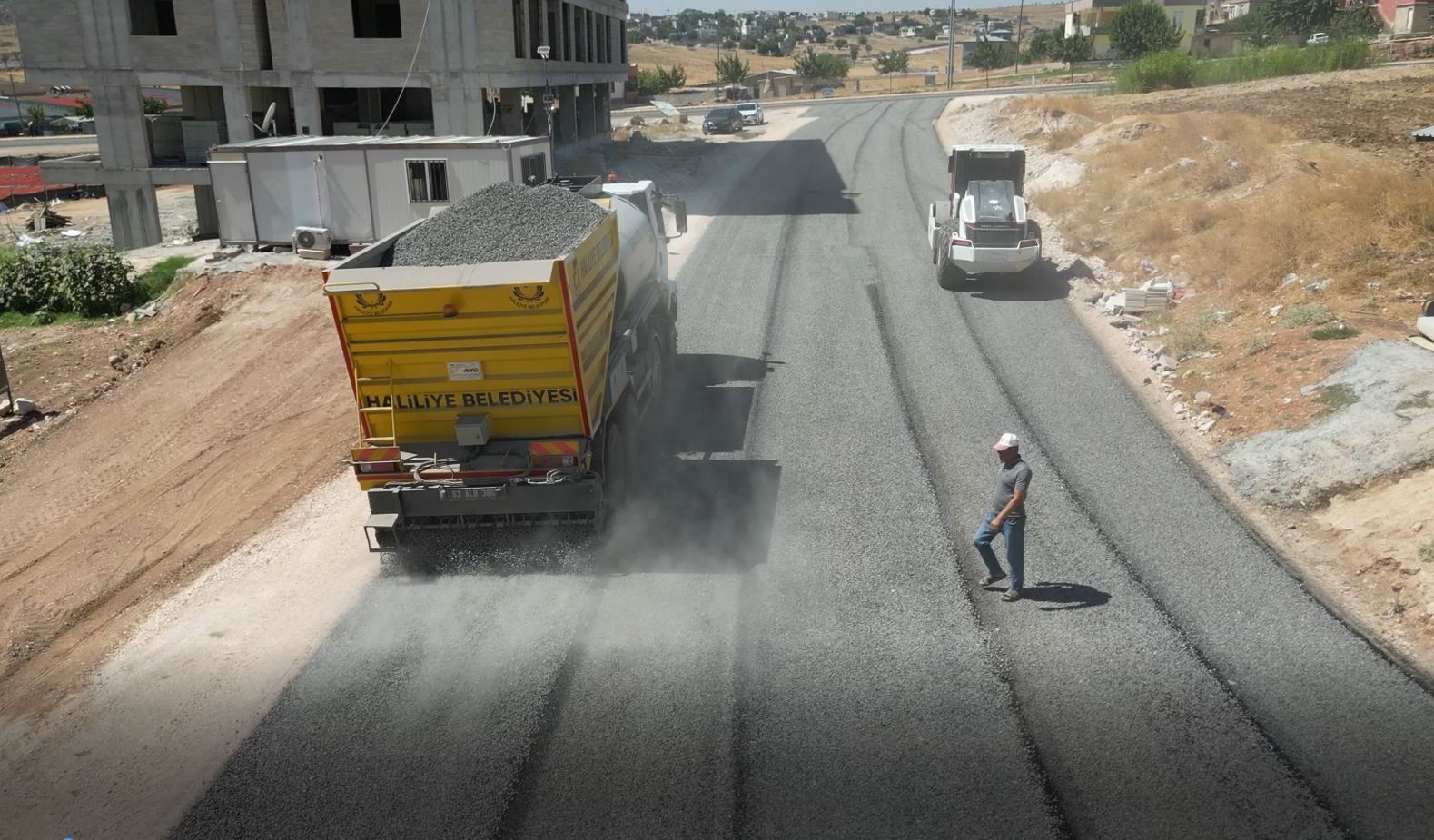 HALİLİYE BELEDİYESİ, DAĞETEĞİ MAHALLESİ’Nİ ASFALTLA YENİLİYOR - 4