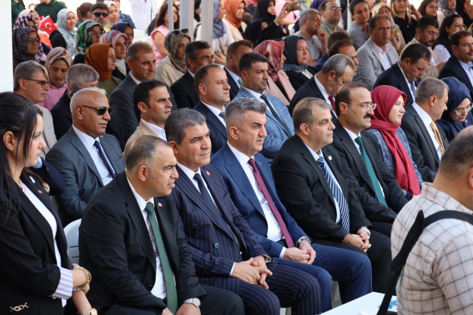 Şanlıurfa’da İlk Ders Zili Çaldı: İlhami Günbeği ile Ahmet Aksoy Eline Alıp Salladı! - 4