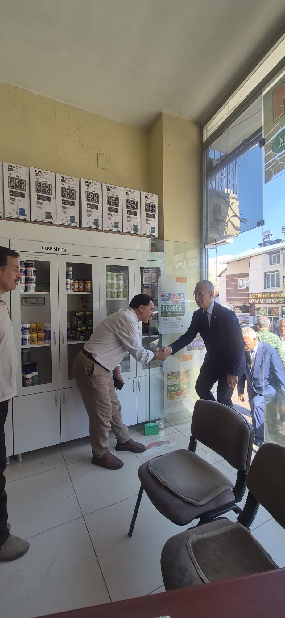 AK Parti Şanlıurfa Milletvekilinden Komşu Şehre Ziyaret: Çelikhan Esnafıyla Buluştu - 3