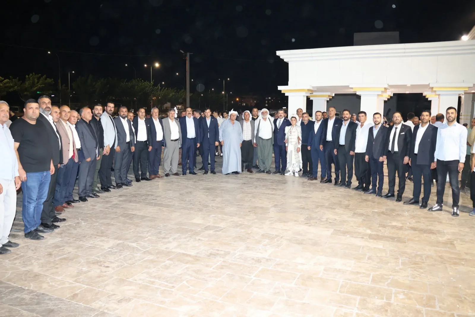 AK Parti Şanlıurfa Milletvekili İbrahim Eyyüpoğlu, Kırmızı Ailesinin Kirvesi Oldu - 2