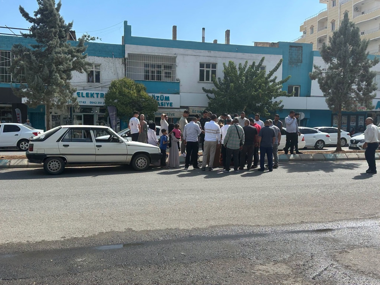 Akçakale’de Korkutan Kaza: Kadın Sürücü Küçük Kız Çocuğuna Çarptı - 1