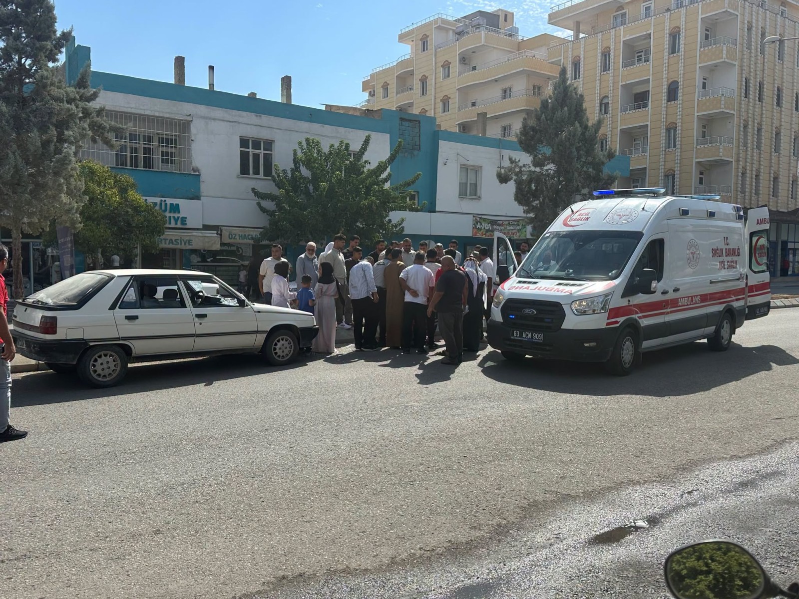 Akçakale’de Korkutan Kaza: Kadın Sürücü Küçük Kız Çocuğuna Çarptı - 2