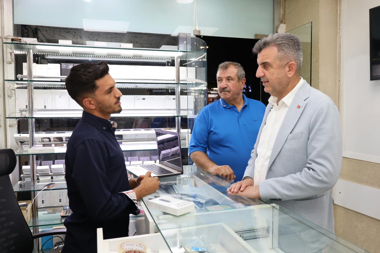 Nereden Geliyorsun? Dondurmacı Zeki’den Nereye Gidiyorsun? Dondurmacı Zeki’ye! - 2