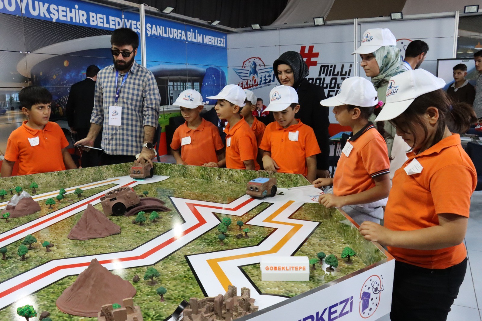 TEKNOFEST’te Şanlıurfa Bilim Merkezi Standına Ziyaretçi Akını! - 4