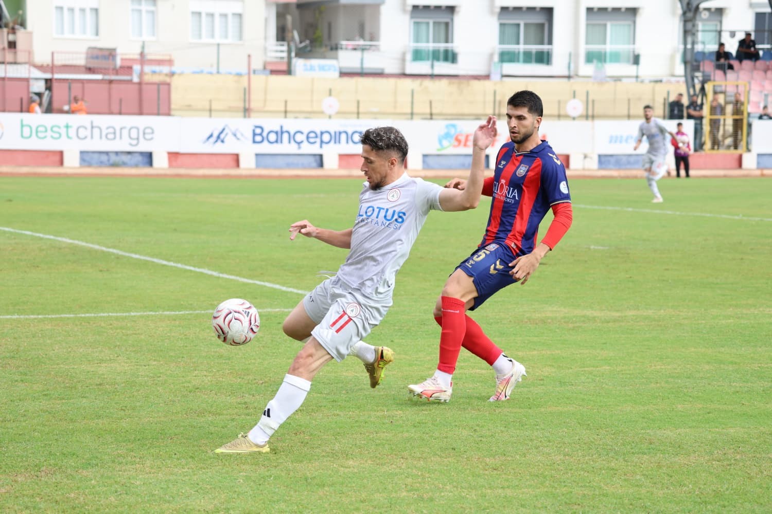 Karaköprü Belediyespor Deplasmanda Güldü: 2-1 - 1