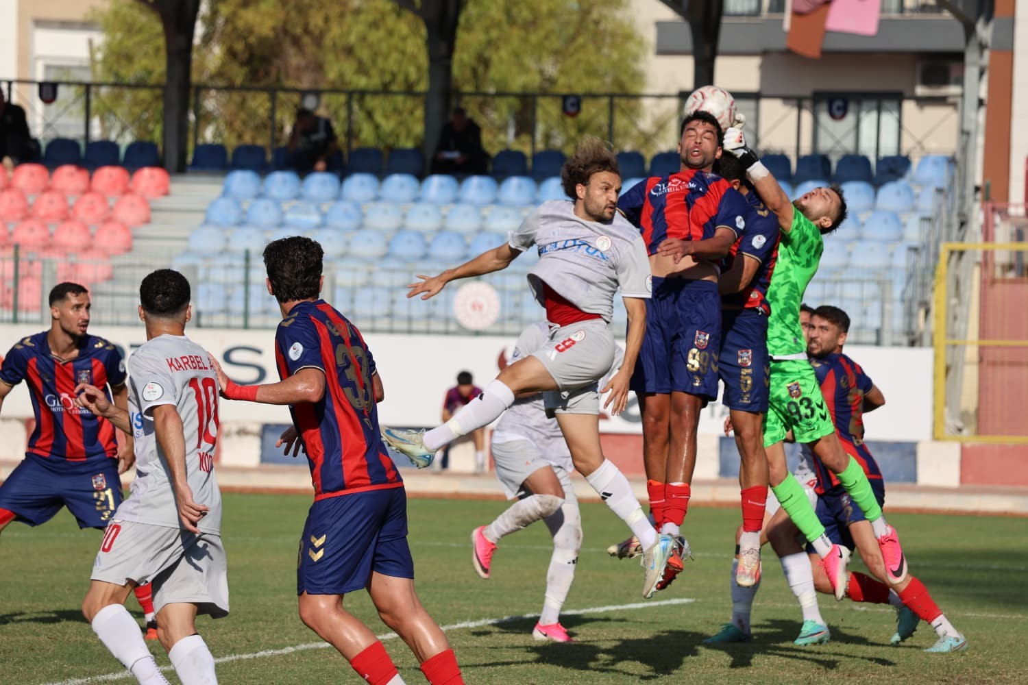 Karaköprü Belediyespor Deplasmanda Güldü: 2-1 - 3