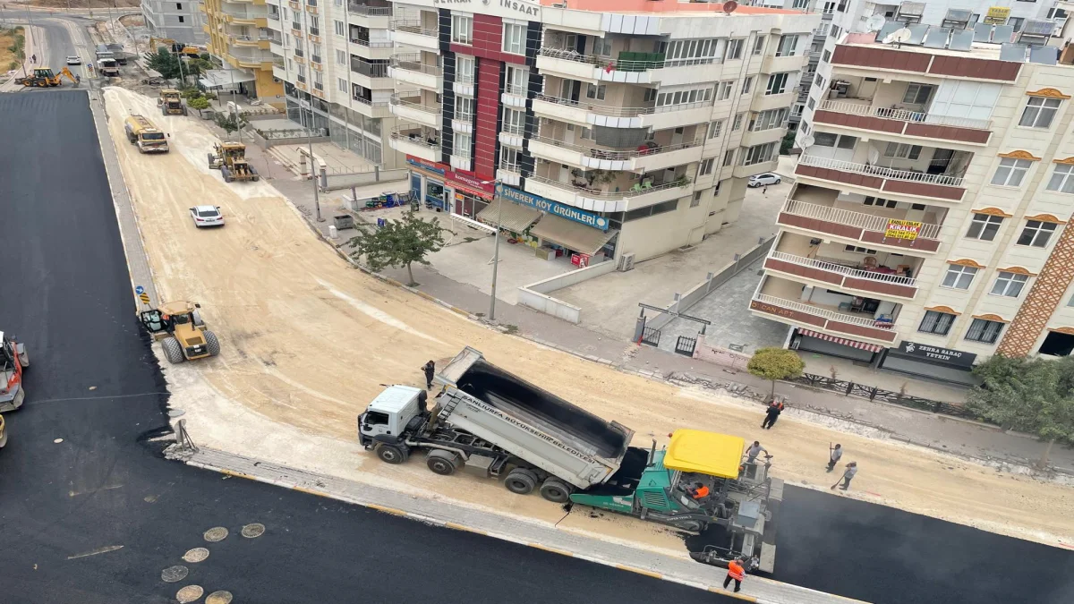 BÜYÜKŞEHİR YOLLARI YENİLİYOR, KARAKÖPRÜ’DE ULAŞIM RAHATLIYOR