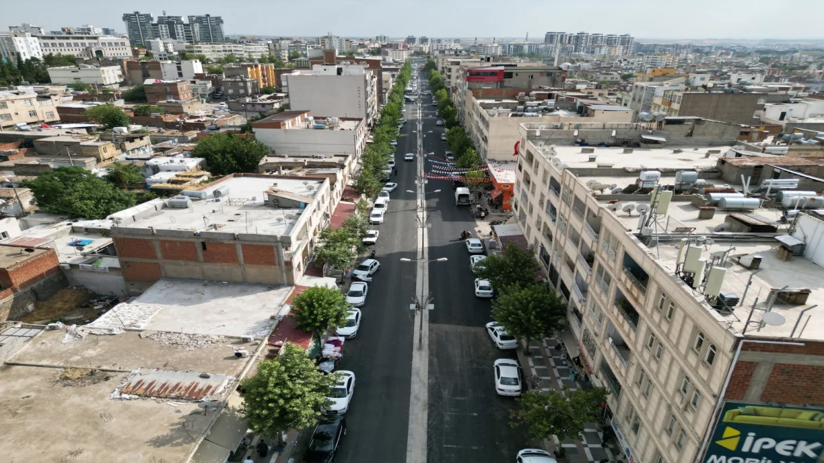 SİVEREK’TE ADNAN MENDERES CADDESİ YENİLENEREK MODERN GÖRÜNÜME KAVUŞTU