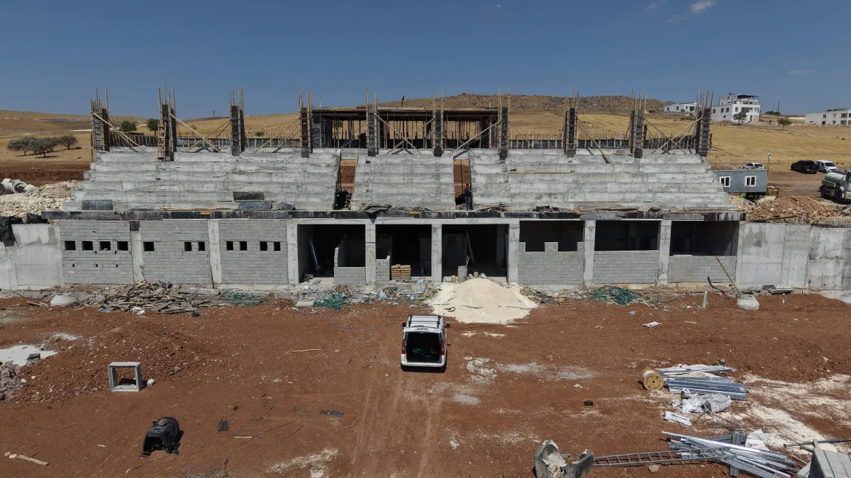 HALİLİYE’DE AMATÖR SPOR KULÜPLERİ TESİSİ HIZLA YÜKSELİYOR