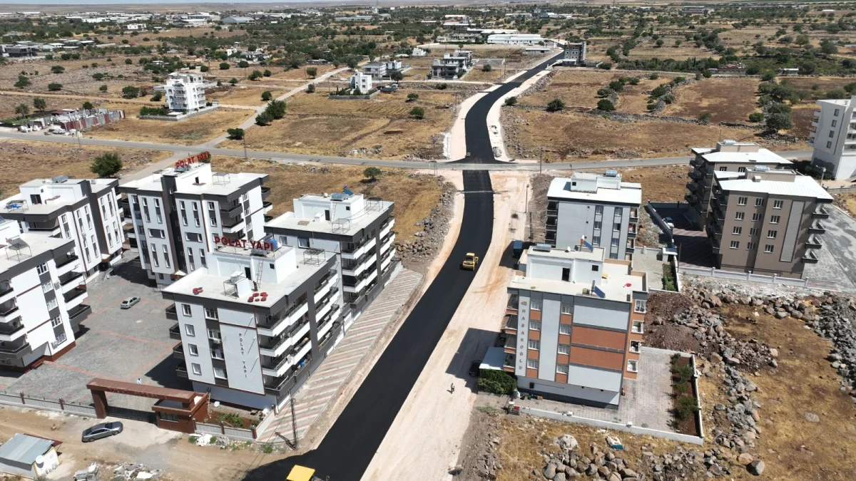 SİVEREK’TE RAMAZAN BARAN BULVARI SICAK ASFALTLA YENİLENDİ
