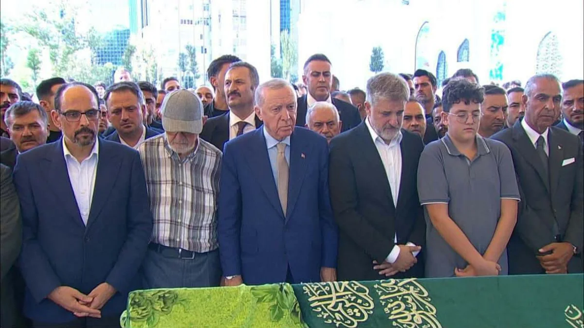CUMHURBAŞKANI ERDOĞAN CENAZEYE KATILDI: MEHMET EMİN ÖNEN’İN KIZI FATMA ZEHRA ÖNEN SON YOLCULUĞUNA UĞURLANDI