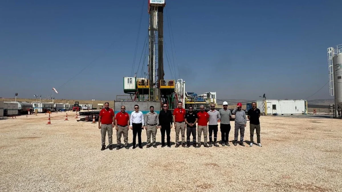 BİRECİK VE HALFETİ KAYMAKAMLARI TPAO’NUN GÜLAÇAN-4 PETROL SAHASINI İNCELEDİ