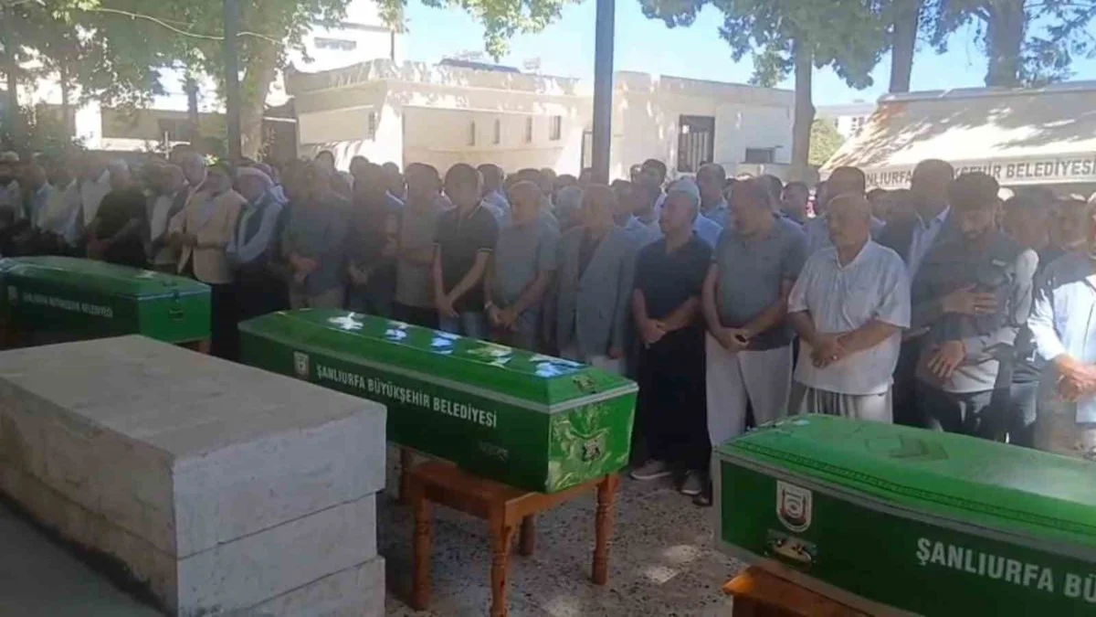 Şanlıurfa’da Yürek Yakan Kaza: Aile Boyu Faciada Ölen 4 Kişi Yan Yana Defnedildi