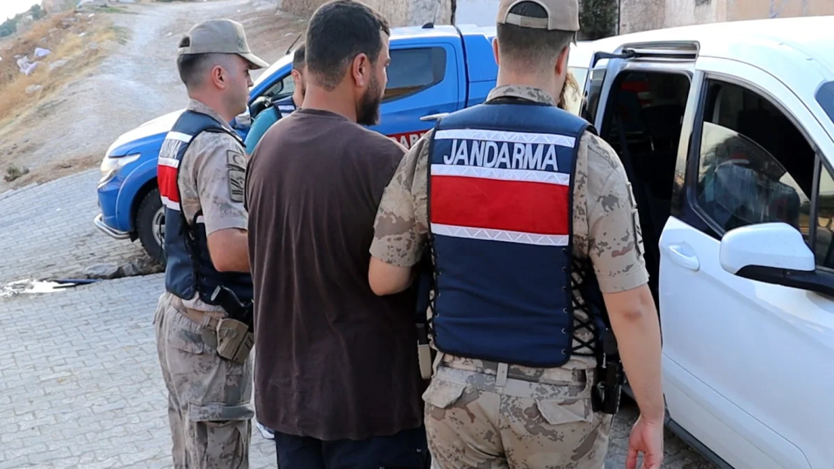 Şanlıurfa’da 27 Yıl Hapis Cezası Bulunan Firari Karaköprü’de Yakalandı