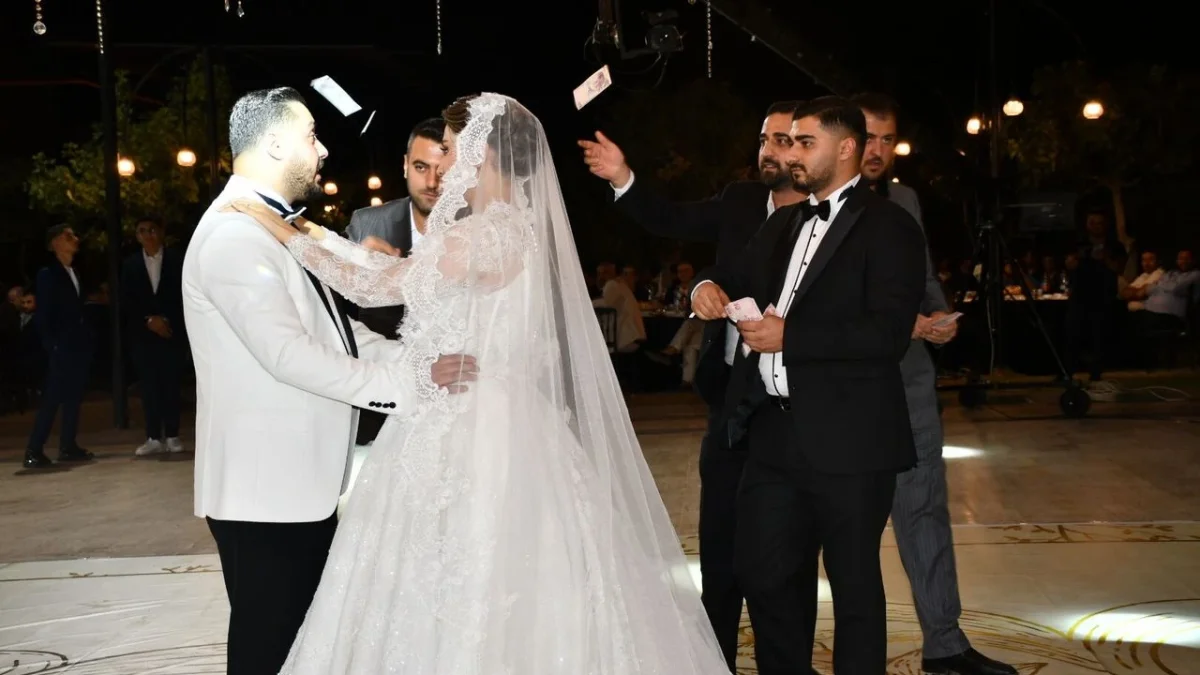 Şanlıurfa’da iş insanı İhsan Yıldız’ın oğlu Mehmet Yıldız dünyaevine girdi