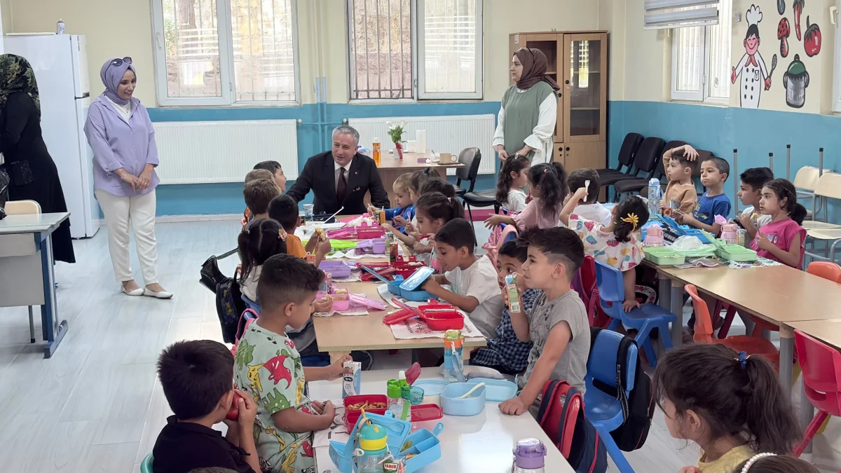 Hasan Kökrek Deprem Sonrası Öğrencileri Yalnız Bırakmadı