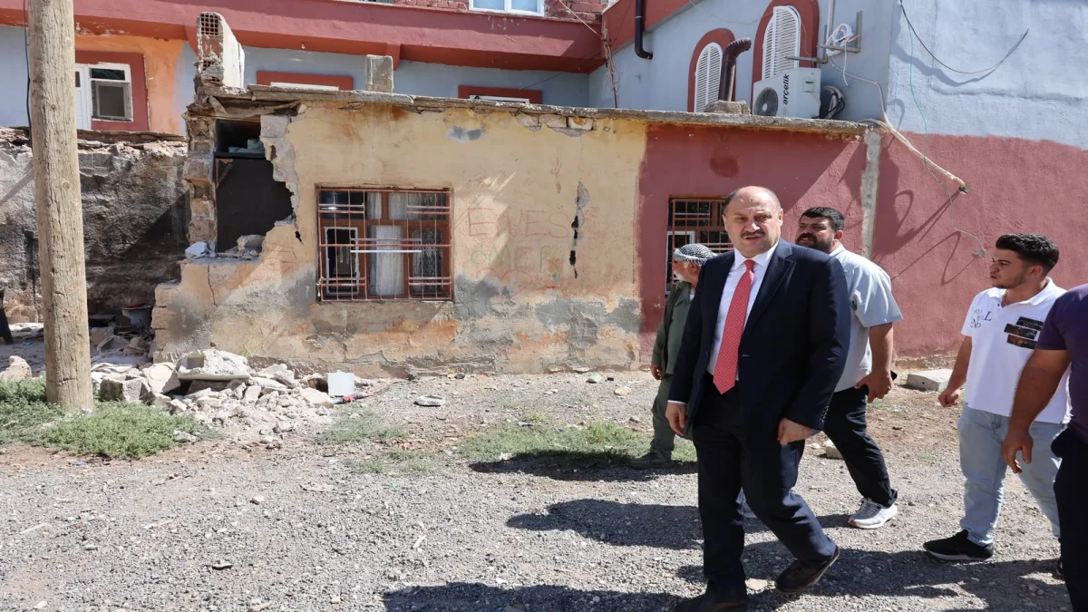 Başkan Gülpınar Deprem Bölgesinde İncelemelerde Bulundu
