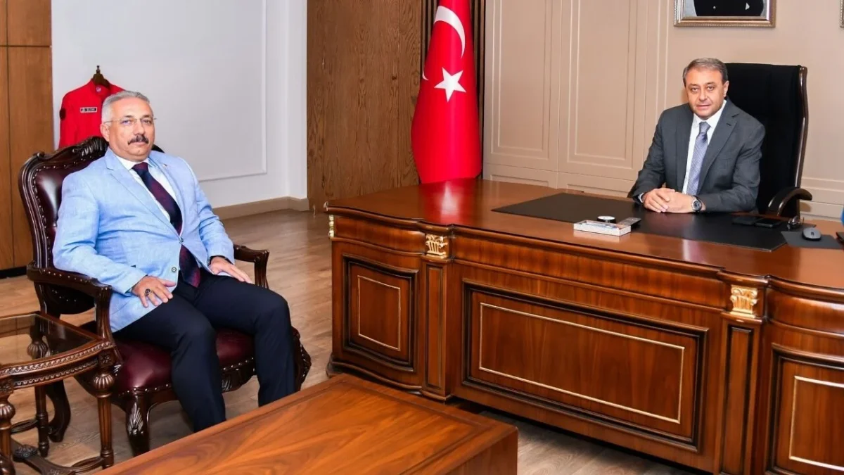 Şanlıurfa’ya atanan Defterdar Mustafa Kurt göreve başladı