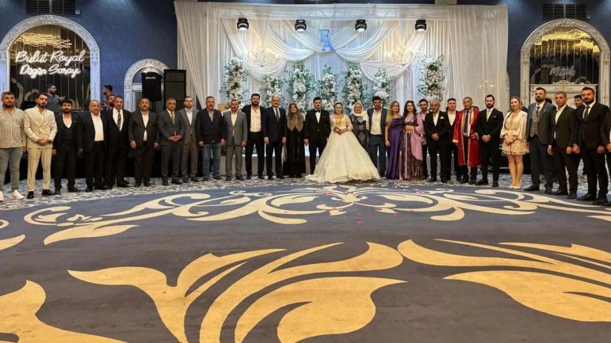 Ahmet Yılmaz ile Edibe Özbulur dünyaevine girdi.