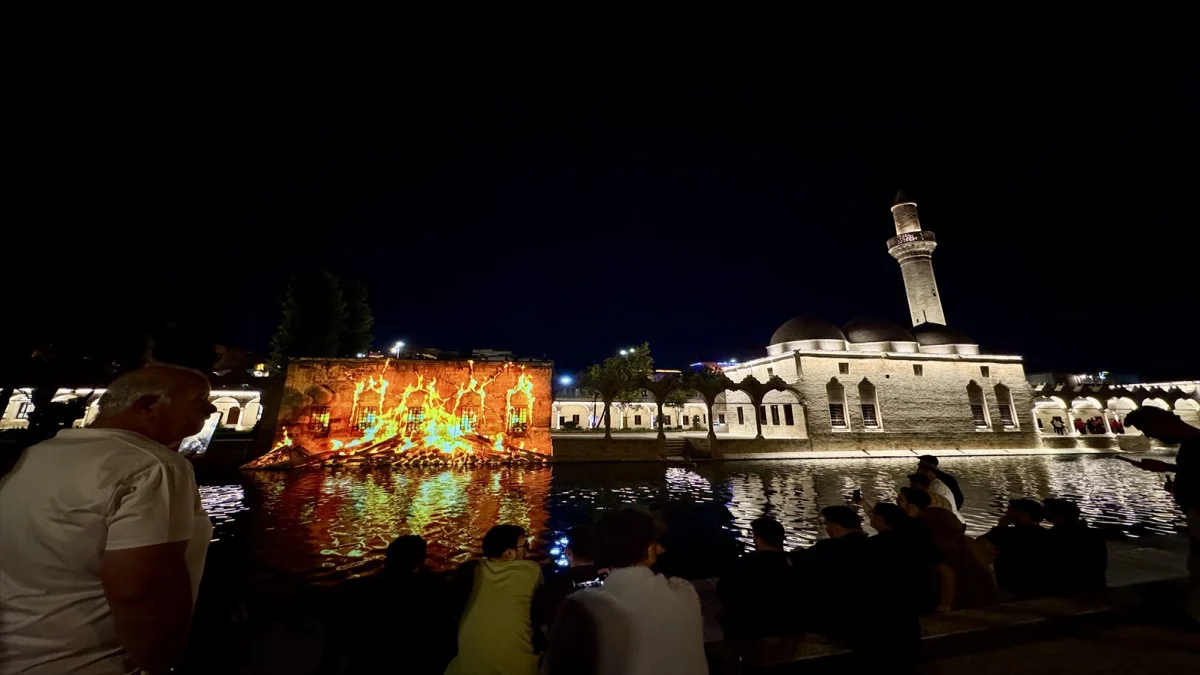 Balıklıgöl’de TEKNOFEST’e özel mapping gösterisi