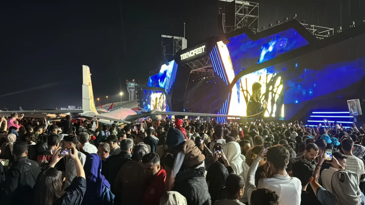 TEKNOFEST Güneydoğu'da Semicenk Rüzgarı Esti: Urfa’da Konser Coşkusu