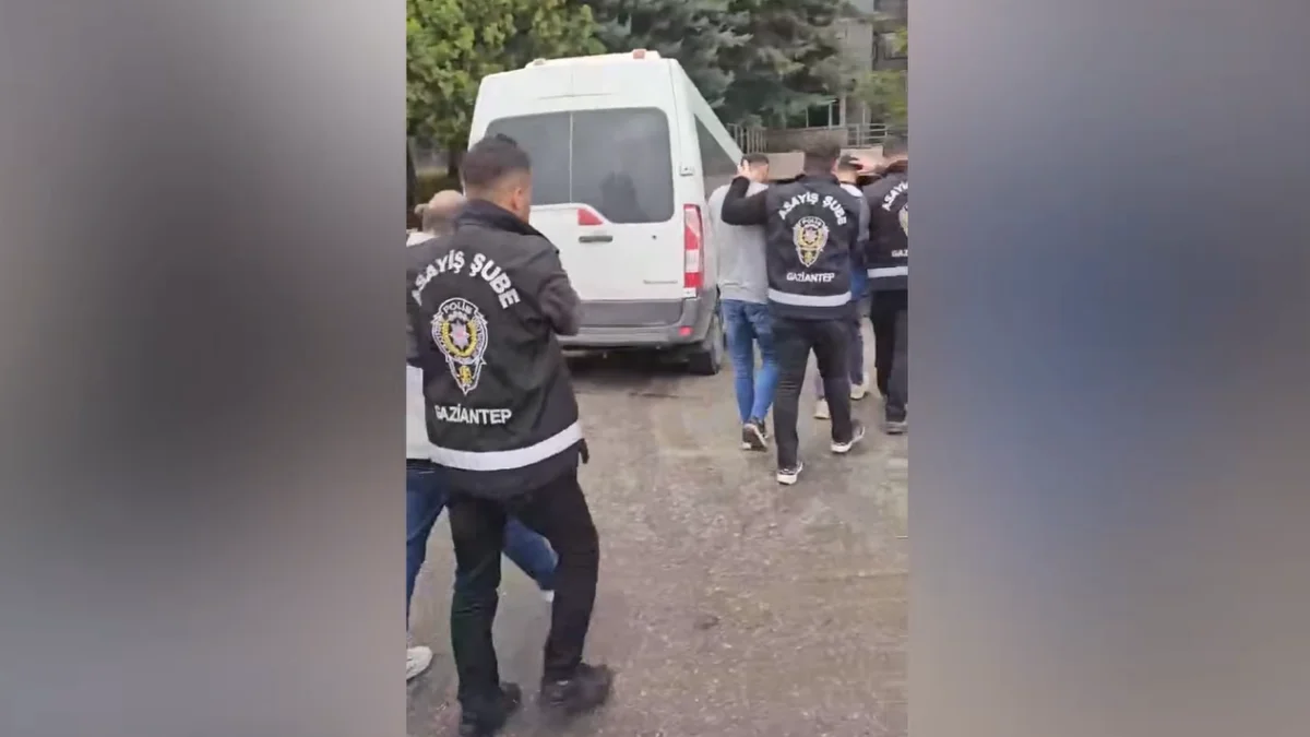 Ülke Genelinde Dev Operasyon: 912 Aranan Şahıs Yakalandı