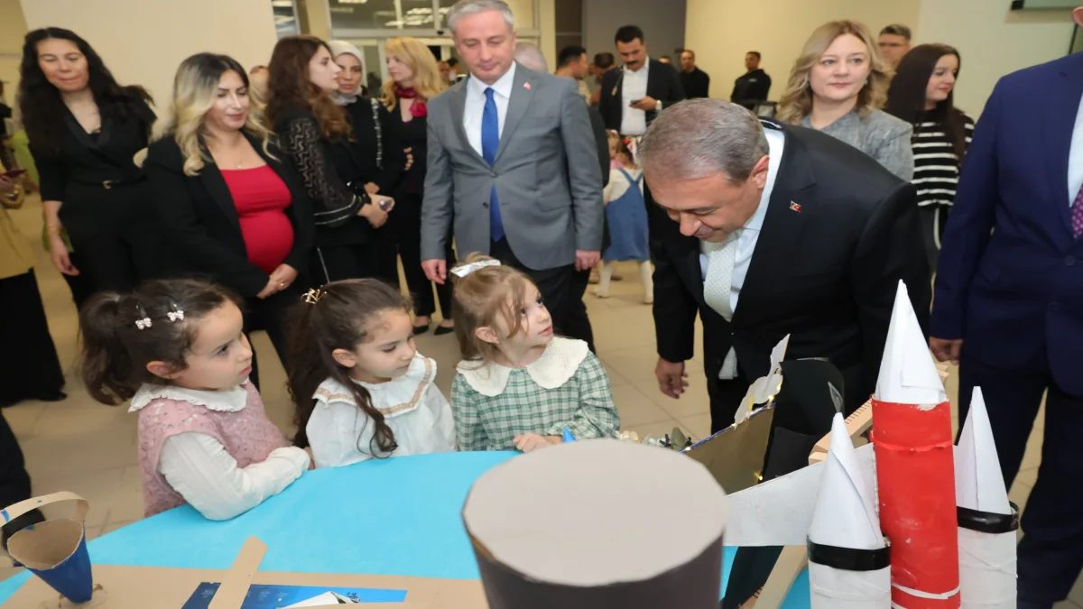 Vali Şıldak, Halide Edip Adıvar Anaokulu’nun Aile Şenliği’ne Katıldı