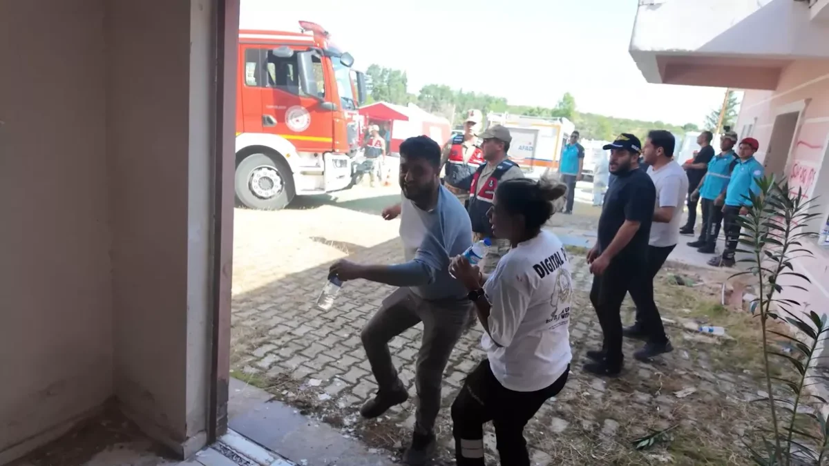 Bozova’da deprem tatbikatı gerçeğini aratmadı!