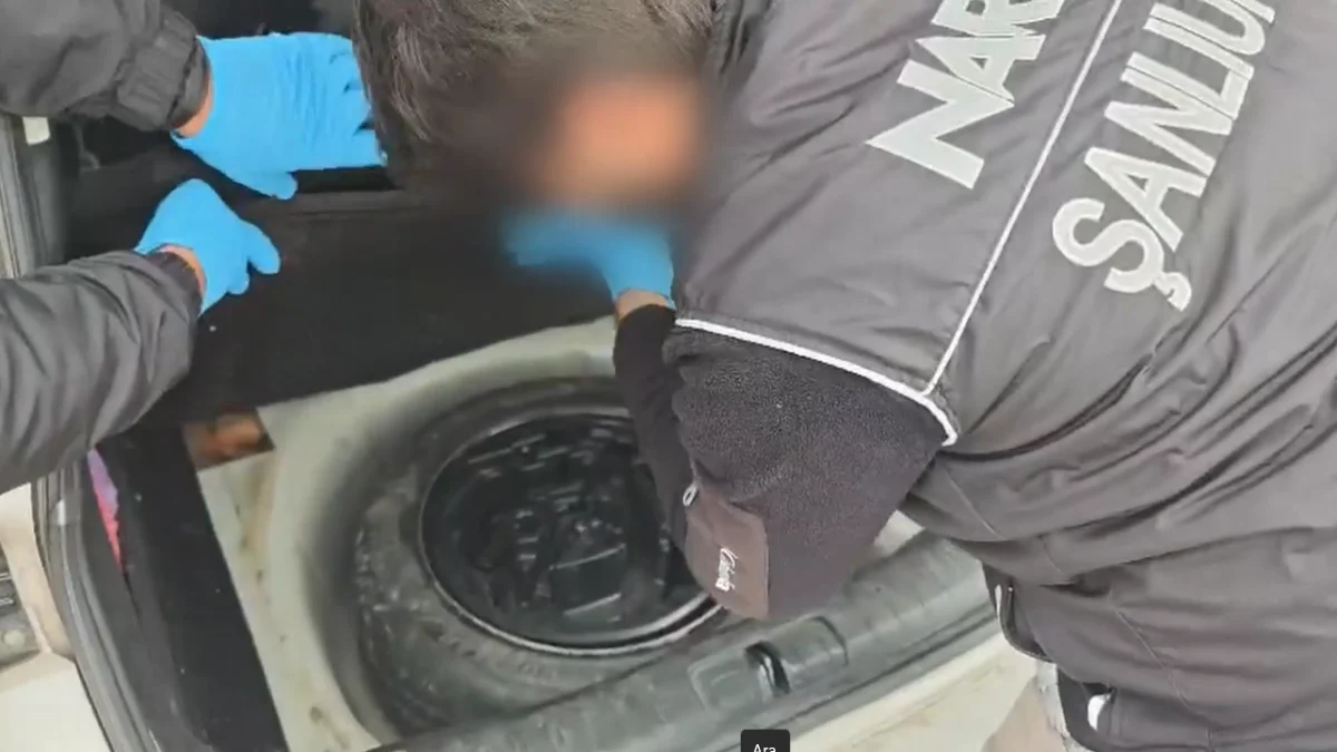 Şanlıurfa’da Takside 2 Kilo 100 Gram Skunk Ele Geçirildi