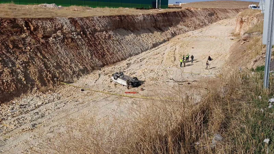 Şanlıurfa-Suruç yolunda otomobil düştü: Sürücü hayatını kaybetti