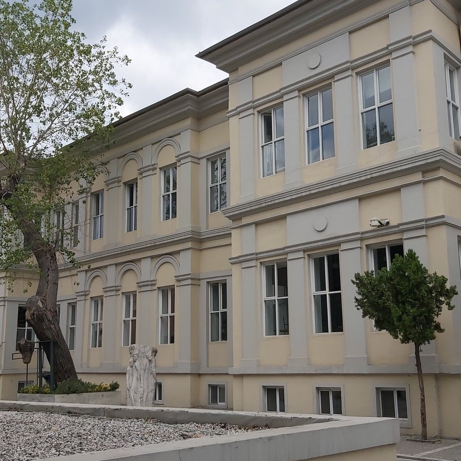 Bilgi Üniversitesi Kapatıldı: Binlerce Öğrenci Mimar Sinan'da Eğitime Devam Edecek!