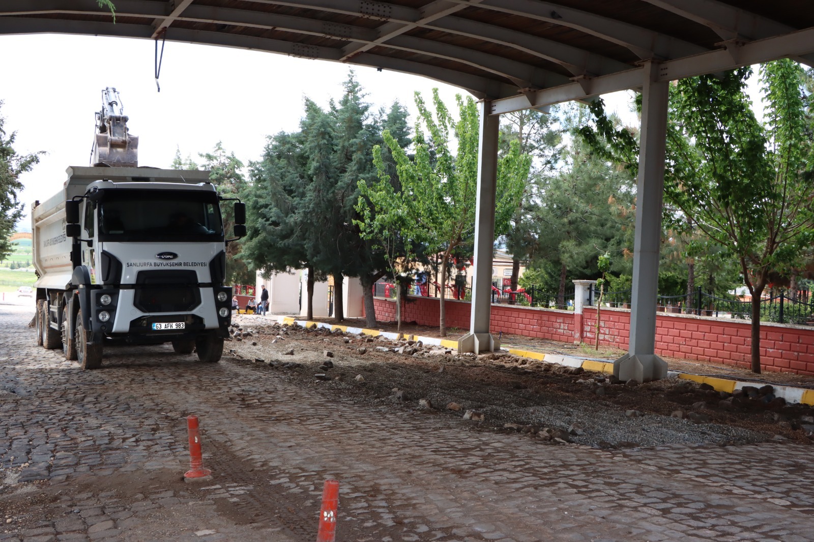 YENİ ASRİ MEZARLIKTA SICAK ASFALT ÇALIŞMASI YAPILACAK
