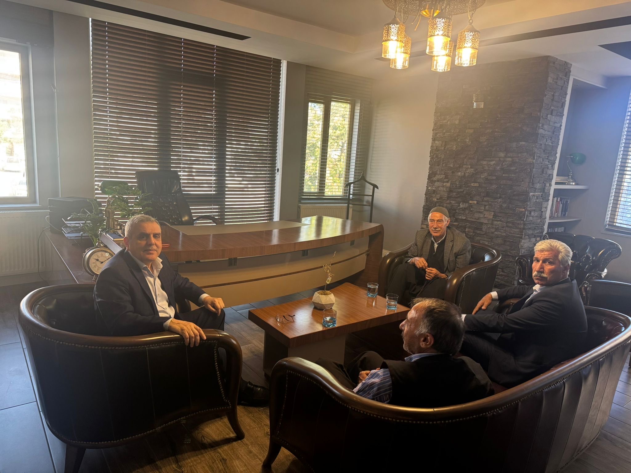 Ahmet Kırvar'dan Zeynel Abidin Beyazgül'e Anlamlı Ziyaret